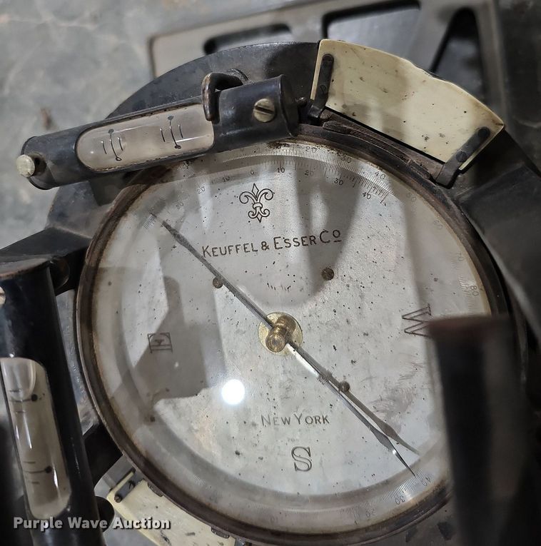 image for item MH9325 Survey equipment