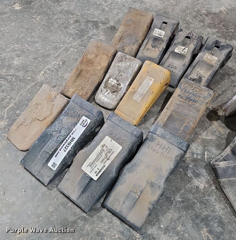 image for item MH9327 (12) bucket teeth