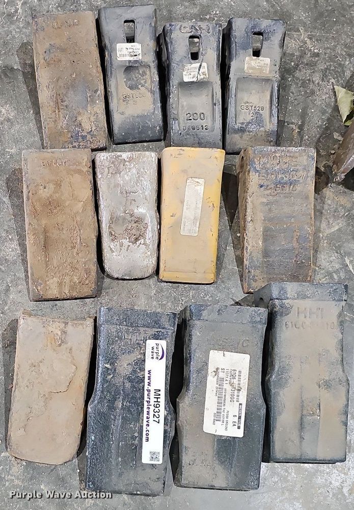 image for item MH9327 (12) bucket teeth