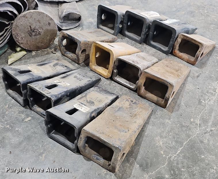 image for item MH9327 (12) bucket teeth