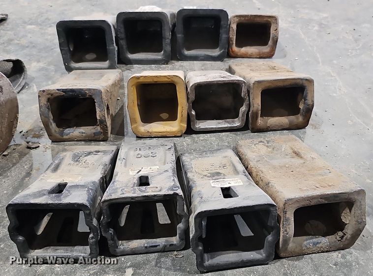 image for item MH9327 (12) bucket teeth