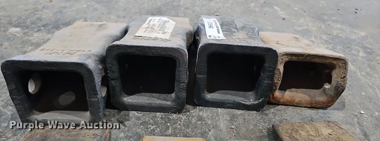 image for item MH9327 (12) bucket teeth