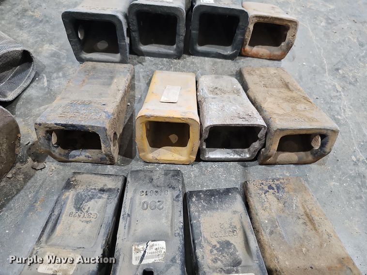 image for item MH9327 (12) bucket teeth