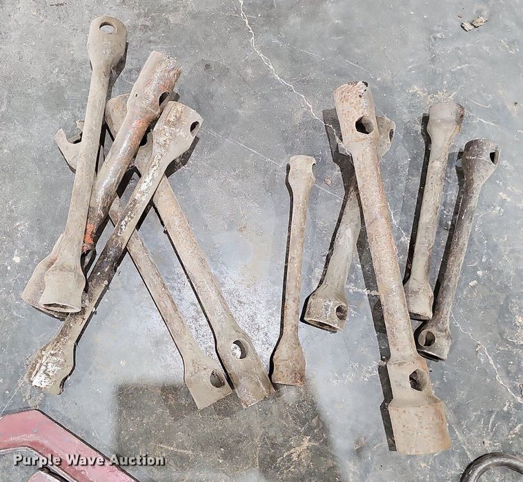 image for item MH9330 Tools