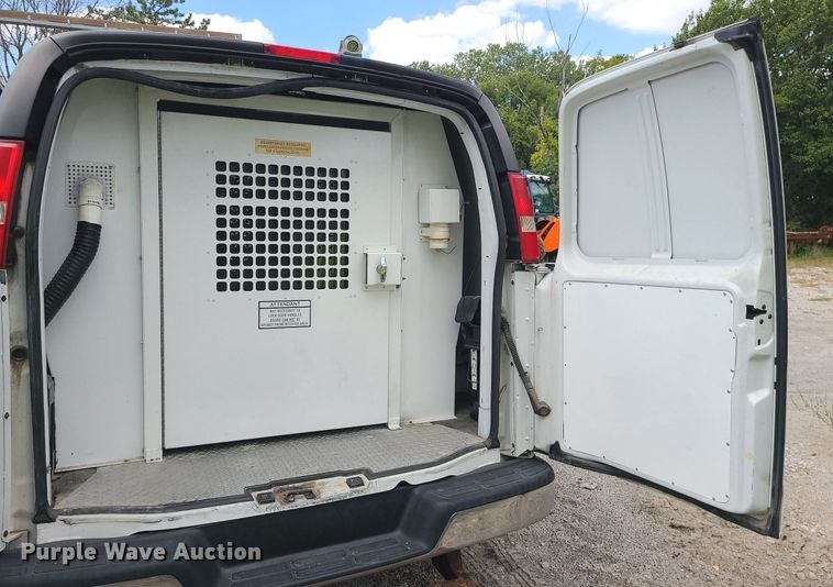 image for item MJ9339 2014 Chevrolet Express 3500  prisoner transport van