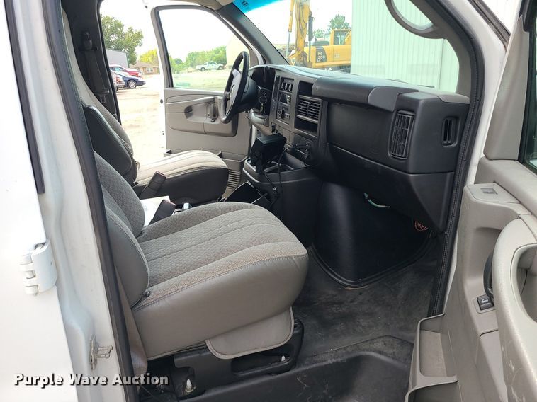 image for item MJ9339 2014 Chevrolet Express 3500  prisoner transport van