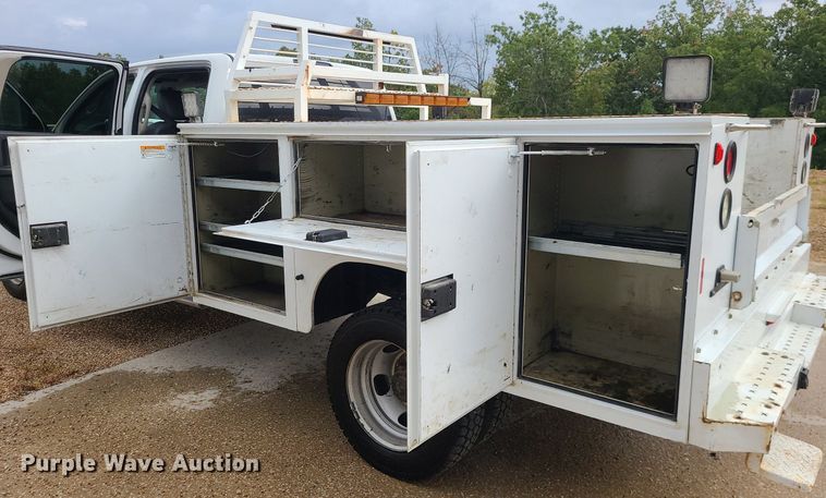 image for item MJ9376 2016 Dodge Ram 4500  Crew Cab utility / service truck