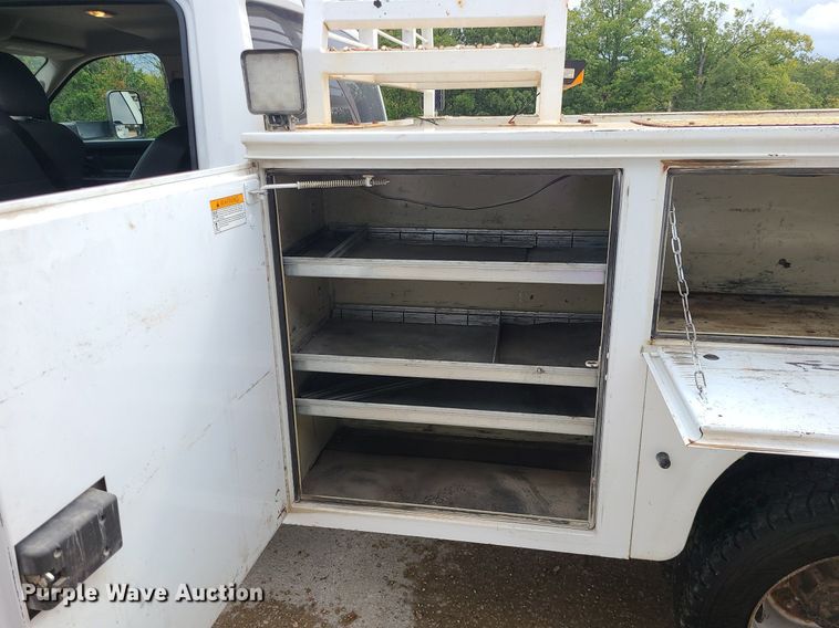 image for item MJ9376 2016 Dodge Ram 4500  Crew Cab utility / service truck