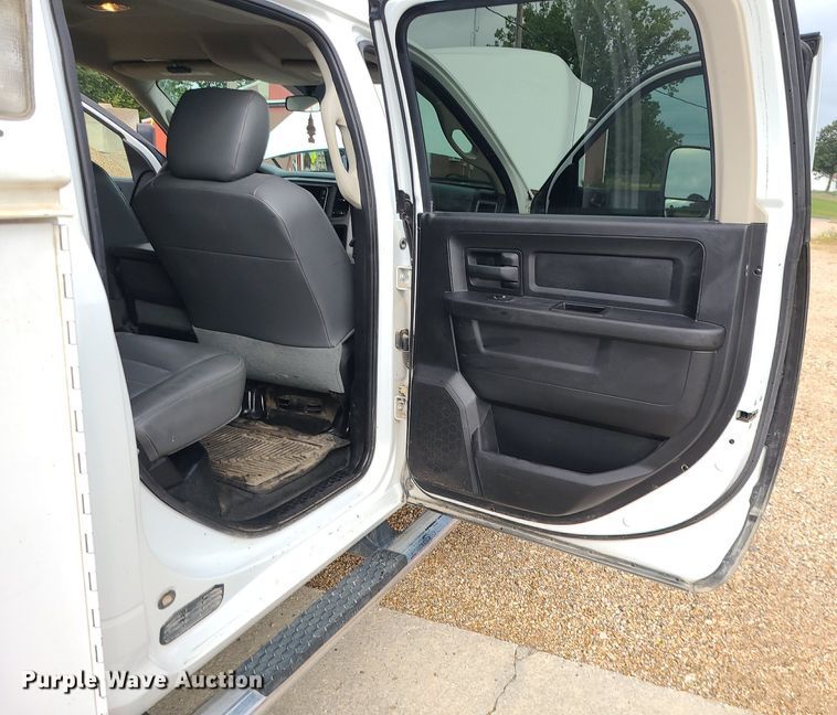 image for item MJ9376 2016 Dodge Ram 4500  Crew Cab utility / service truck