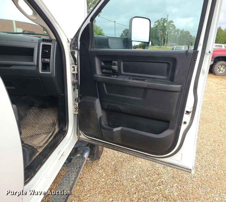 image for item MJ9376 2016 Dodge Ram 4500  Crew Cab utility / service truck