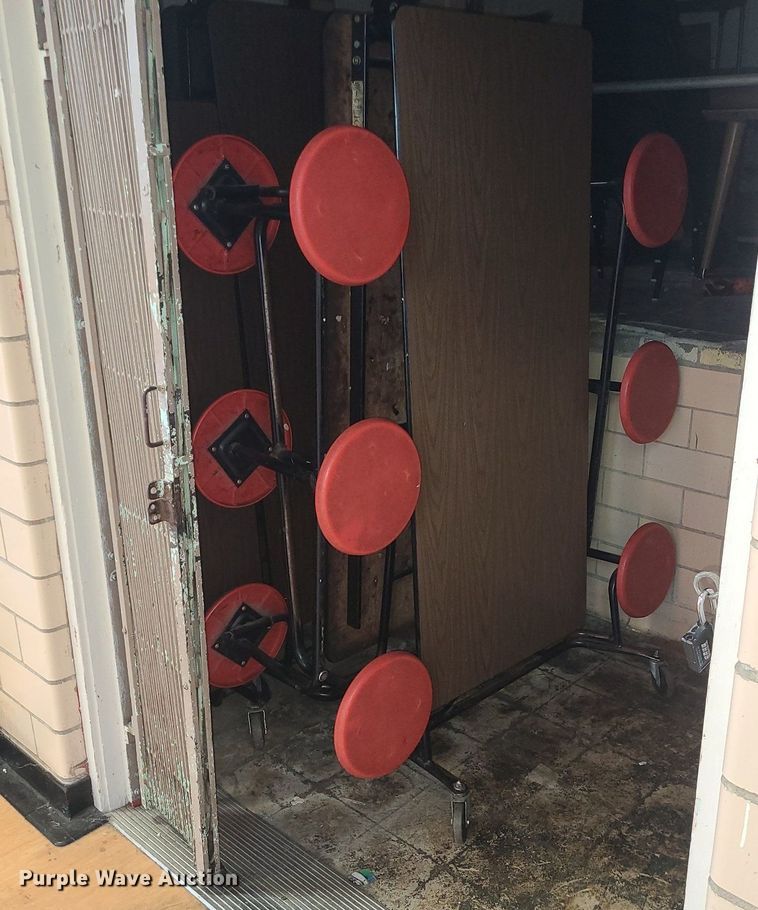 image for item MJ9392 Tables