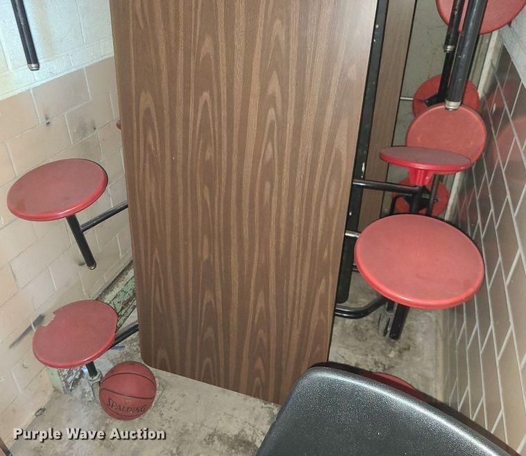 image for item MJ9392 Tables