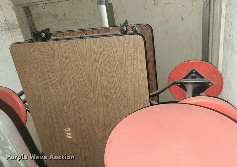 image for item MJ9392 Tables