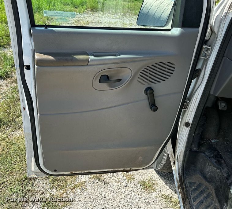 image for item ML9254 1998 Ford Club Wagon  van