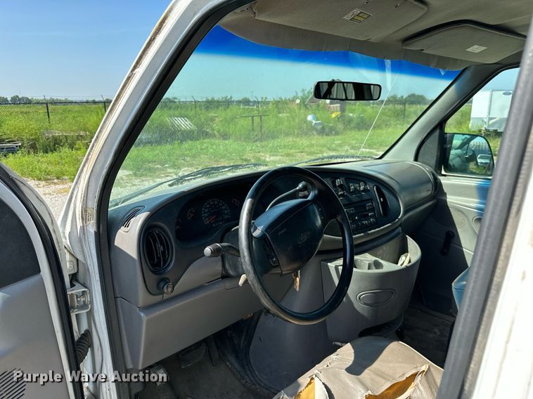 image for item ML9254 1998 Ford Club Wagon  van