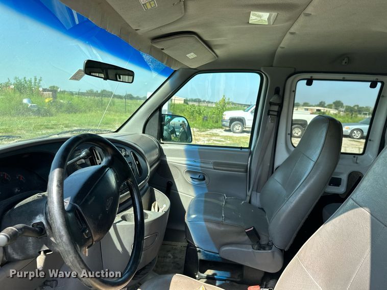 image for item ML9254 1998 Ford Club Wagon  van