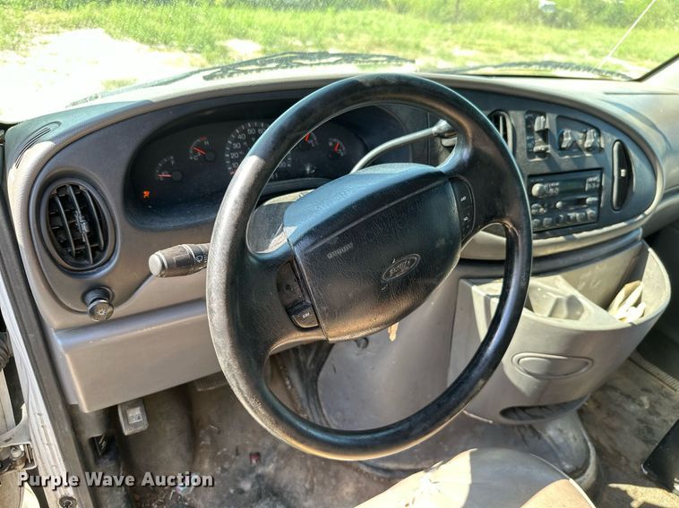 image for item ML9254 1998 Ford Club Wagon  van