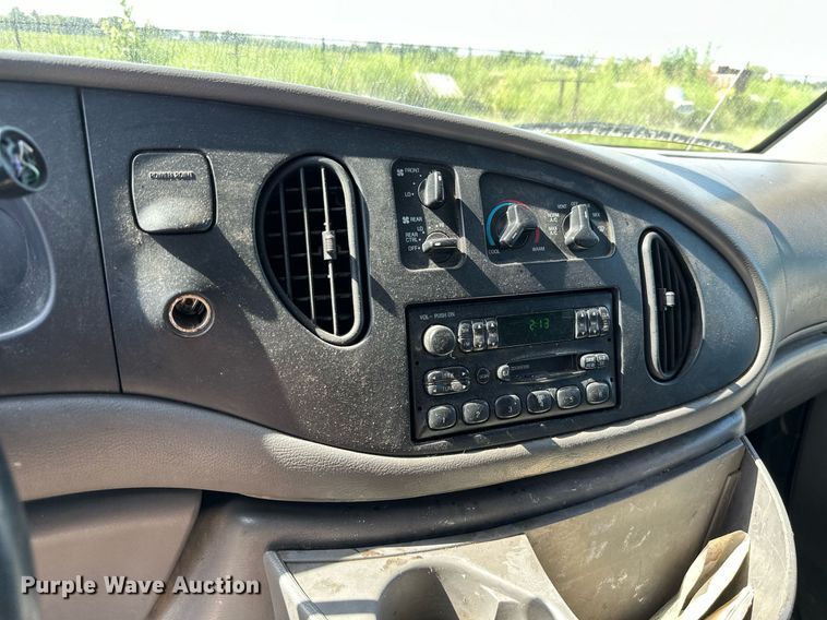 image for item ML9254 1998 Ford Club Wagon  van