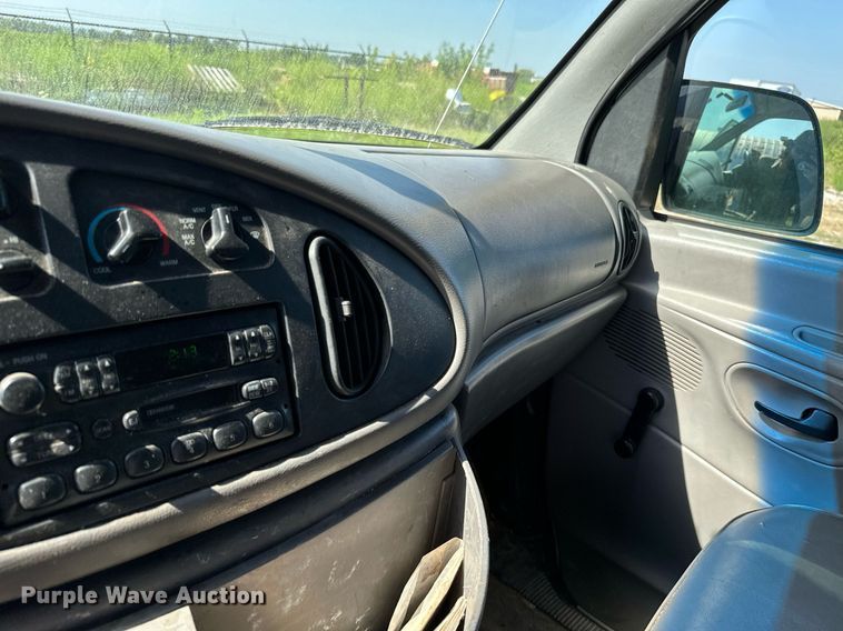 image for item ML9254 1998 Ford Club Wagon  van