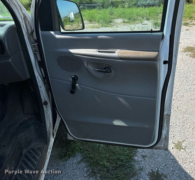 image for item ML9254 1998 Ford Club Wagon  van