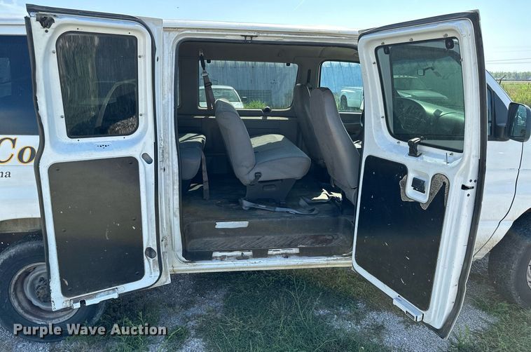 image for item ML9254 1998 Ford Club Wagon  van