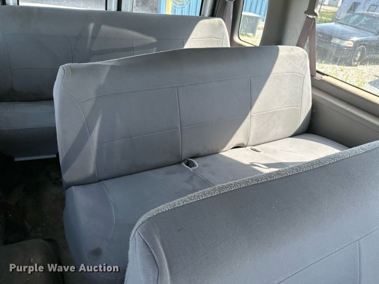 image for item ML9254 1998 Ford Club Wagon  van