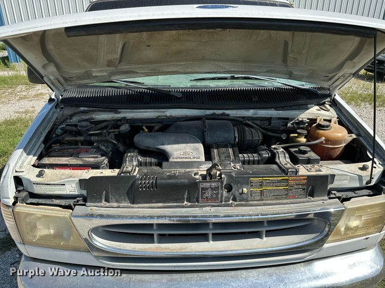 image for item ML9254 1998 Ford Club Wagon  van