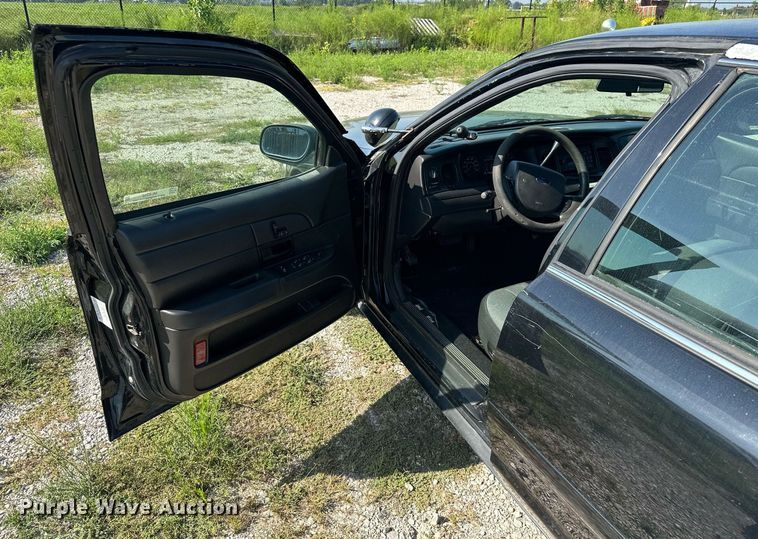 image for item ML9255 2008 Ford Crown Victoria Police Interceptor