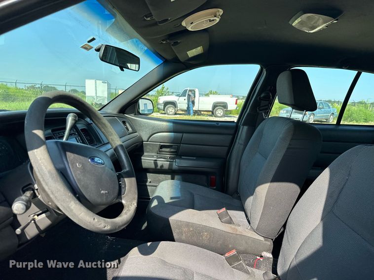 image for item ML9255 2008 Ford Crown Victoria Police Interceptor