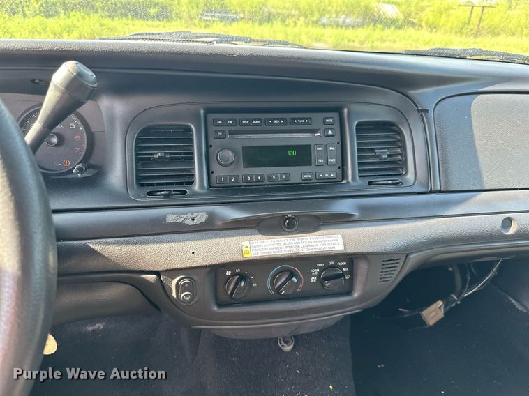 image for item ML9255 2008 Ford Crown Victoria Police Interceptor