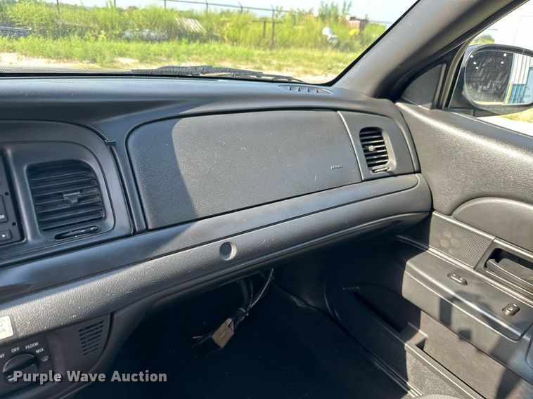 image for item ML9255 2008 Ford Crown Victoria Police Interceptor