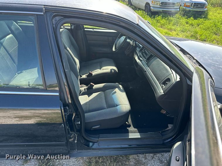 image for item ML9255 2008 Ford Crown Victoria Police Interceptor