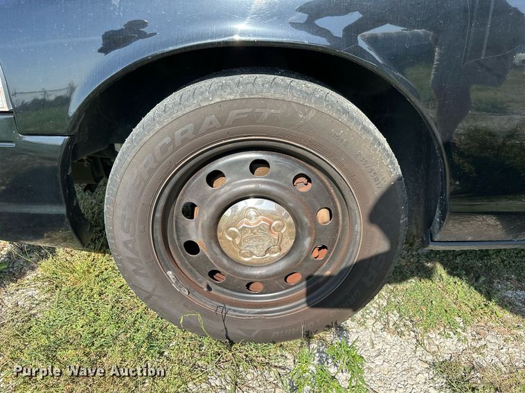 image for item ML9255 2008 Ford Crown Victoria Police Interceptor