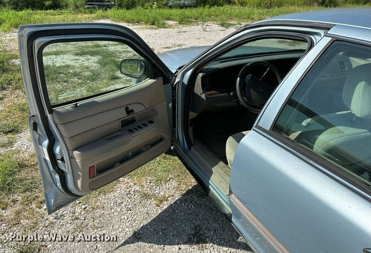 image for item ML9256 2009 Ford Crown Victoria LX