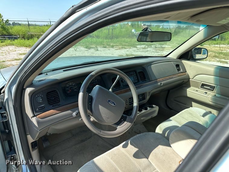 image for item ML9256 2009 Ford Crown Victoria LX