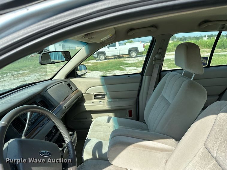 image for item ML9256 2009 Ford Crown Victoria LX