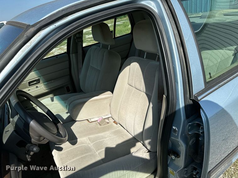 image for item ML9256 2009 Ford Crown Victoria LX