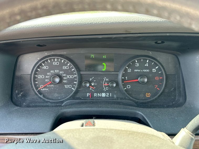 image for item ML9256 2009 Ford Crown Victoria LX