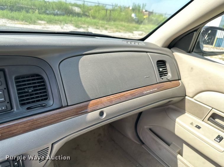 image for item ML9256 2009 Ford Crown Victoria LX