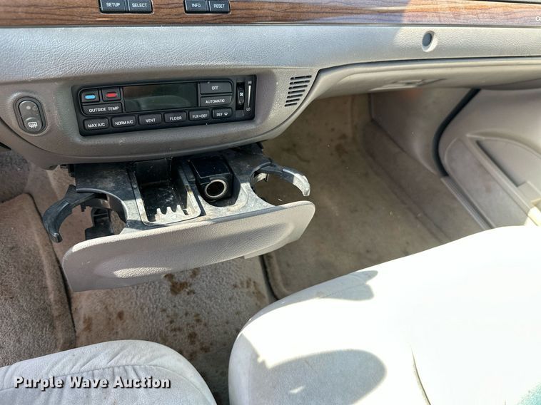 image for item ML9256 2009 Ford Crown Victoria LX