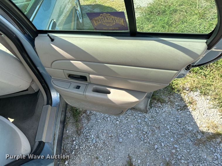 image for item ML9256 2009 Ford Crown Victoria LX