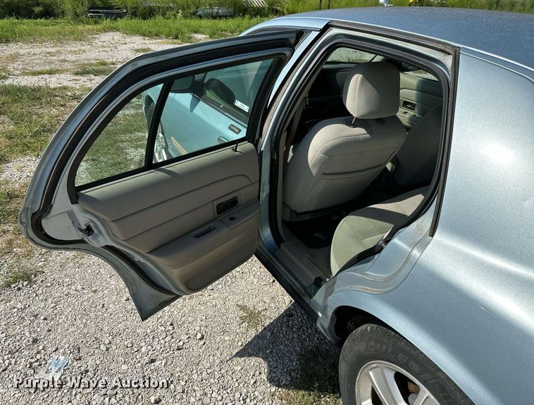 image for item ML9256 2009 Ford Crown Victoria LX