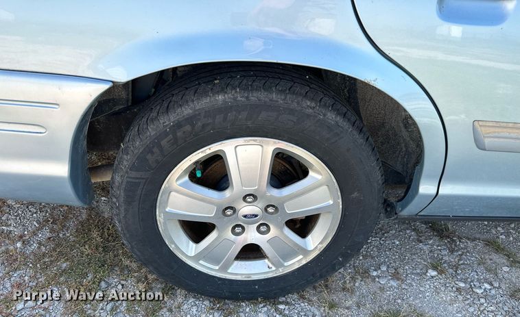 image for item ML9256 2009 Ford Crown Victoria LX