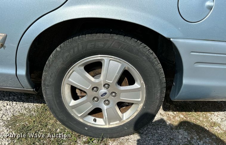 image for item ML9256 2009 Ford Crown Victoria LX