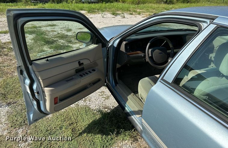 image for item ML9257 2009 Ford Crown Victoria LX