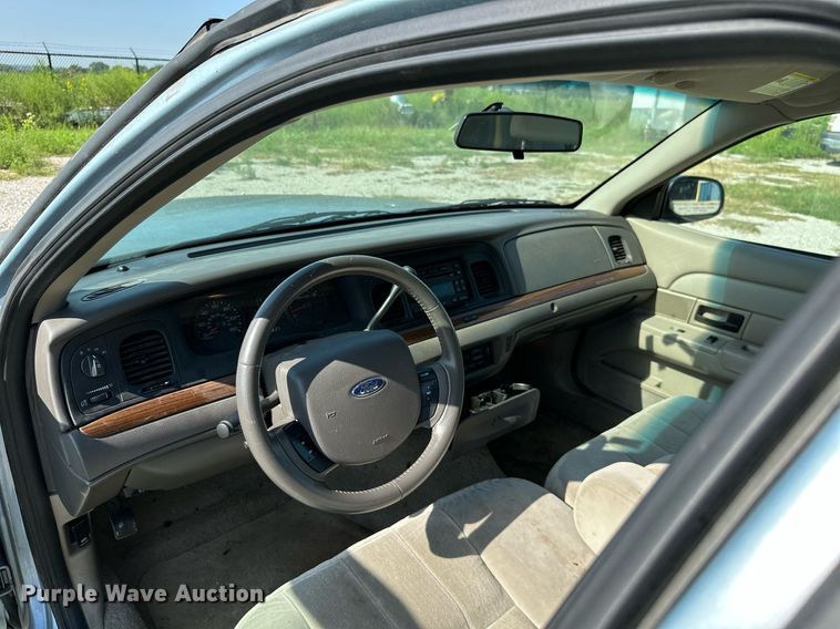 image for item ML9257 2009 Ford Crown Victoria LX