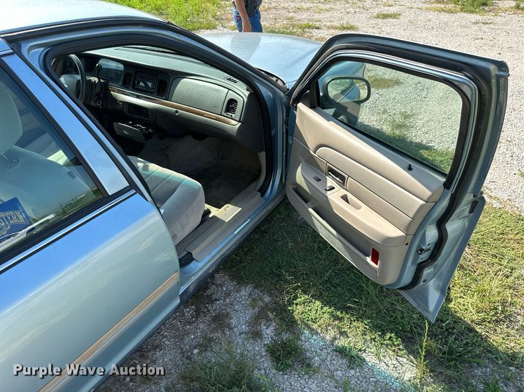 image for item ML9257 2009 Ford Crown Victoria LX