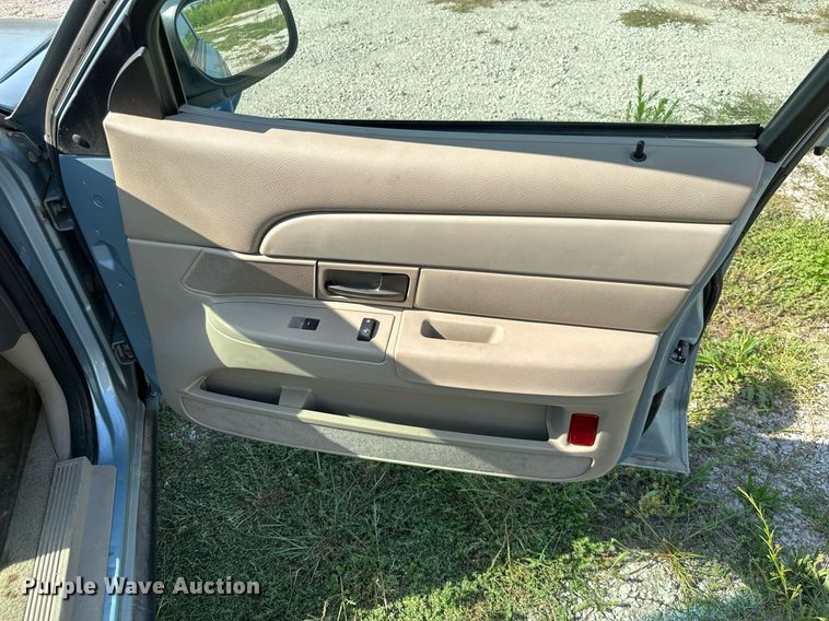 image for item ML9257 2009 Ford Crown Victoria LX