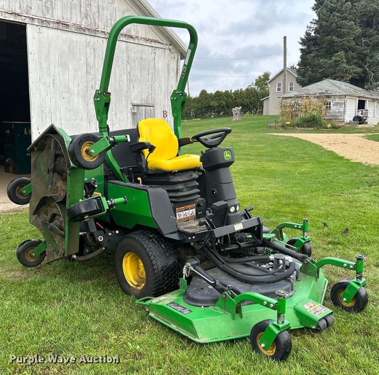 image for item MO9041 John Deere 1600 Turbo Series III  lawn mower