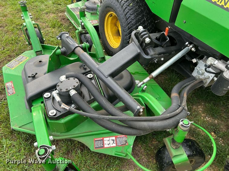 image for item MO9041 John Deere 1600 Turbo Series III  lawn mower